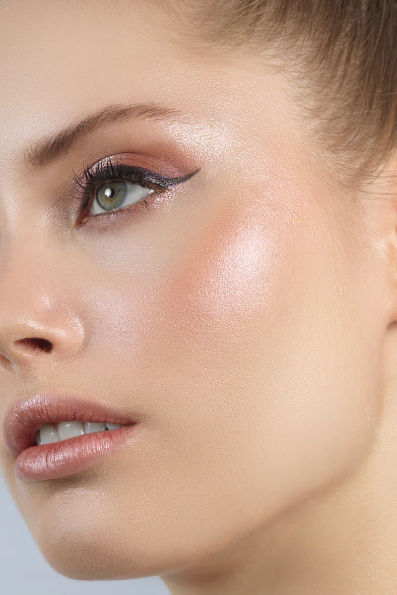 Heaven’s Hue Highlighter by STILA