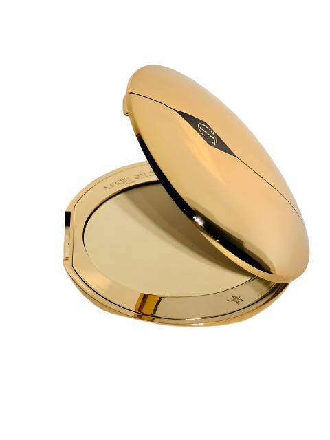 Open-lid-of-Charlotte-Tilbury-Air-Brush-Flawless-Finish-Compact-Powder-8g