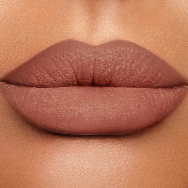 Charlotte-Tilbury-Lip-Cheat-Lip-Liner-lips