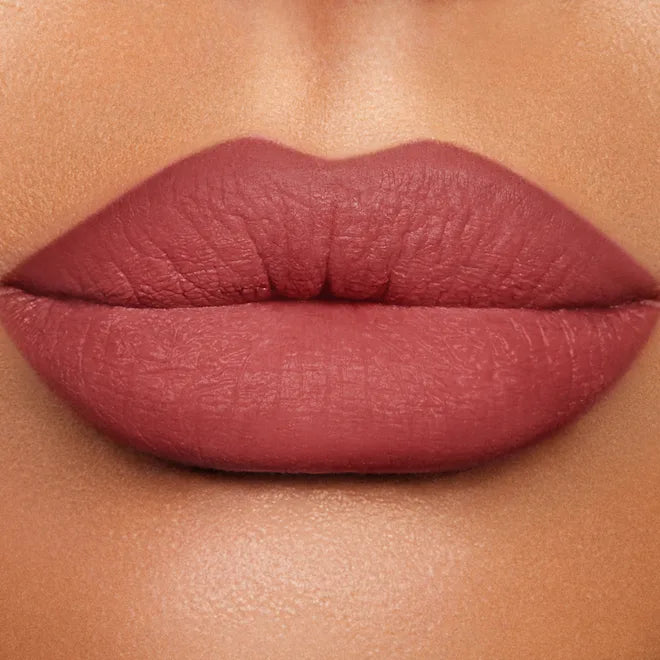 Charlotte-Tilbury-Lip-Cheat-Lip-Liner-lips