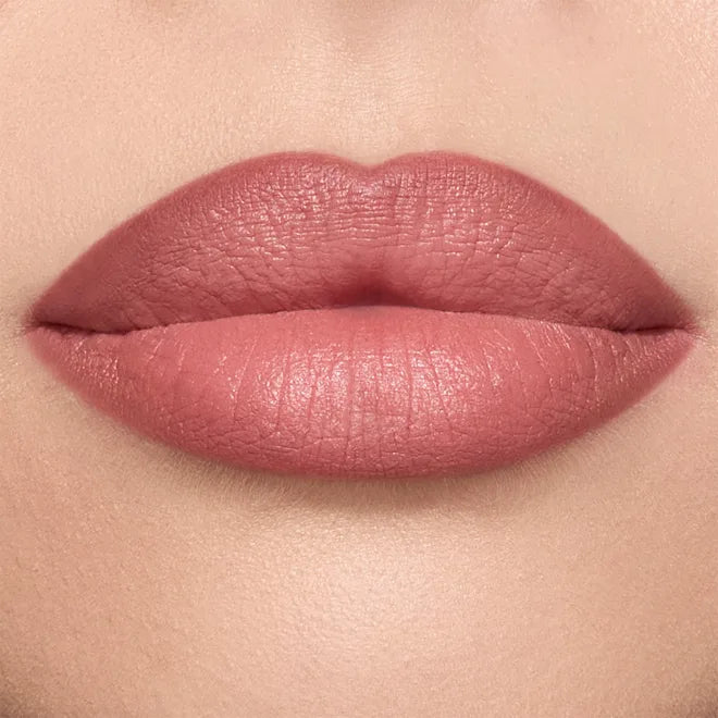 Charlotte-Tilbury-Lip-Cheat-Lip-Liner-lips