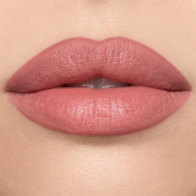 Charlotte-Tilbury-Lip-Cheat-Lip-Liner-lips