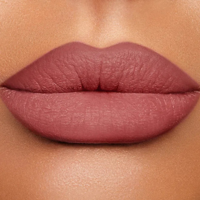 Charlotte-Tilbury-Lip-Cheat-Lip-Liner-lips