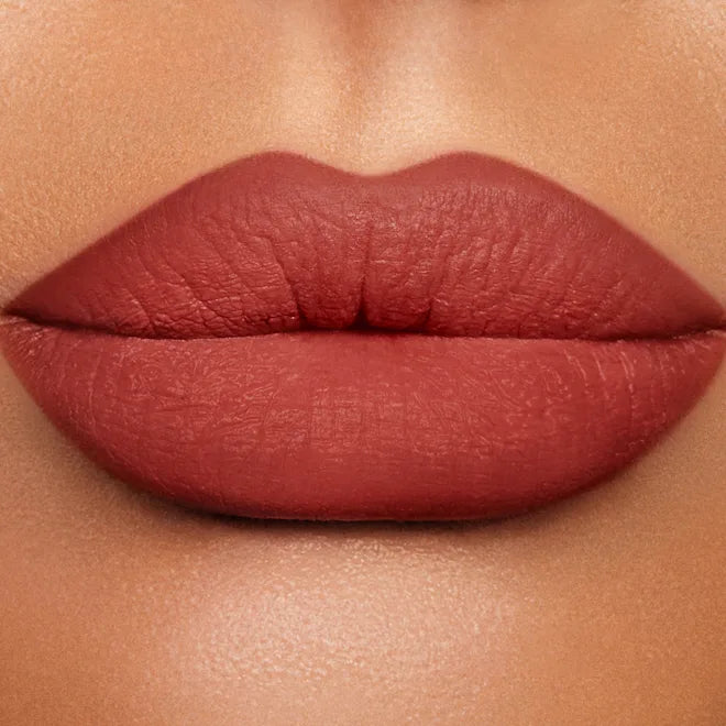 Charlotte-Tilbury-Lip-Cheat-Lip-Liner-lips