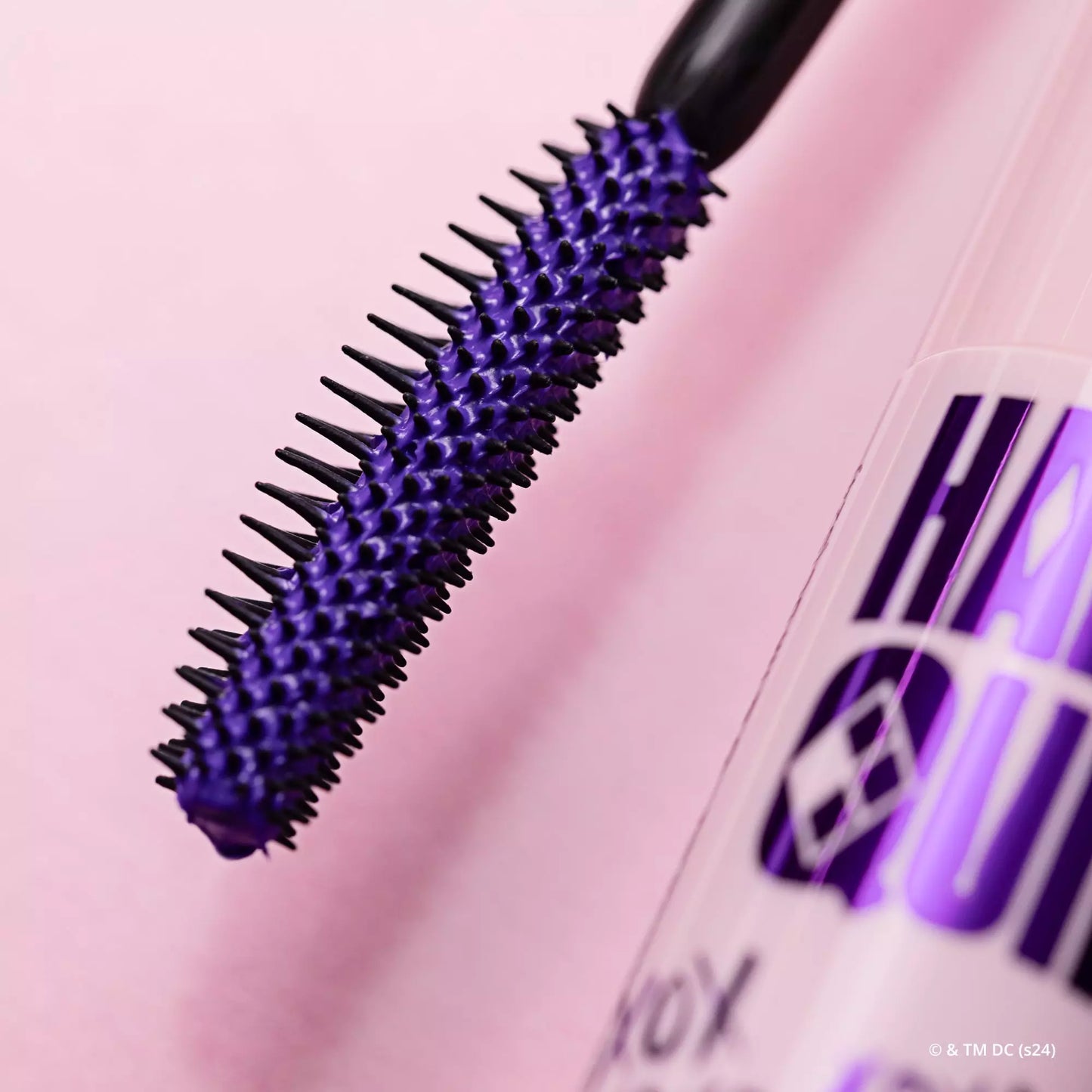 Essence Harley Quinn Colored Mascara purple 12ml - Khayest