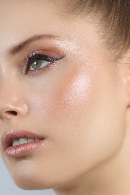 Heaven’s Hue Highlighter by STILA