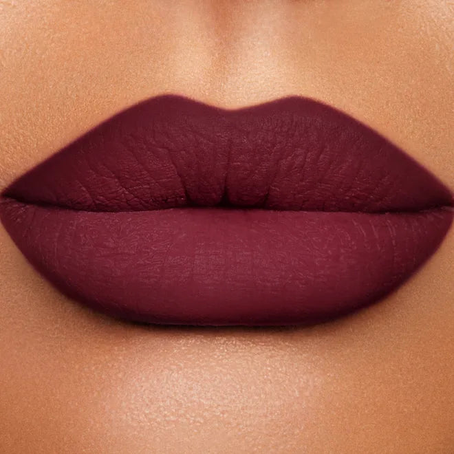 Charlotte-Tilbury-Lip-Cheat-Lip-Liner-lips