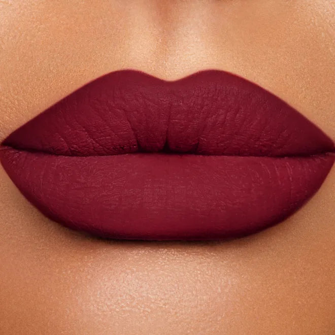 Charlotte-Tilbury-Lip-Cheat-Lip-Liner-lips