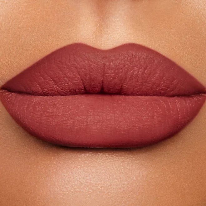 Charlotte-Tilbury-Lip-Cheat-Lip-Liner-lips