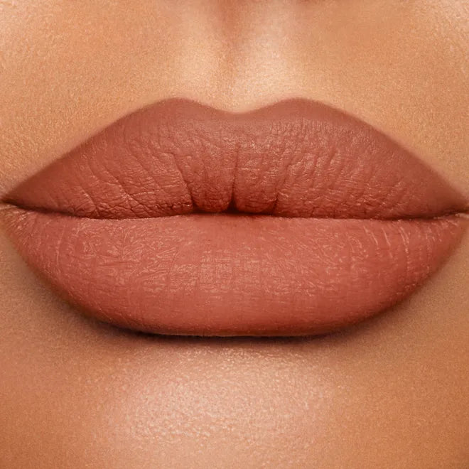 Charlotte-Tilbury-Lip-Cheat-Lip-Liner-lips