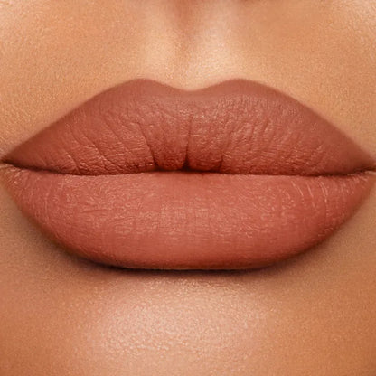 Charlotte-Tilbury-Lip-Cheat-Lip-Liner-lips