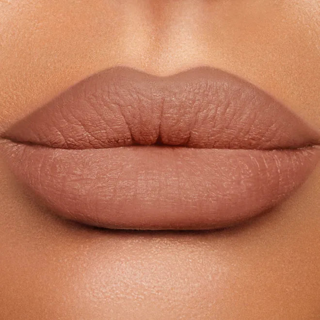 Charlotte-Tilbury-Lip-Cheat-Lip-Liner-lips