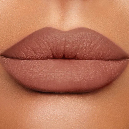 Charlotte-Tilbury-Lip-Cheat-Lip-Liner-lips