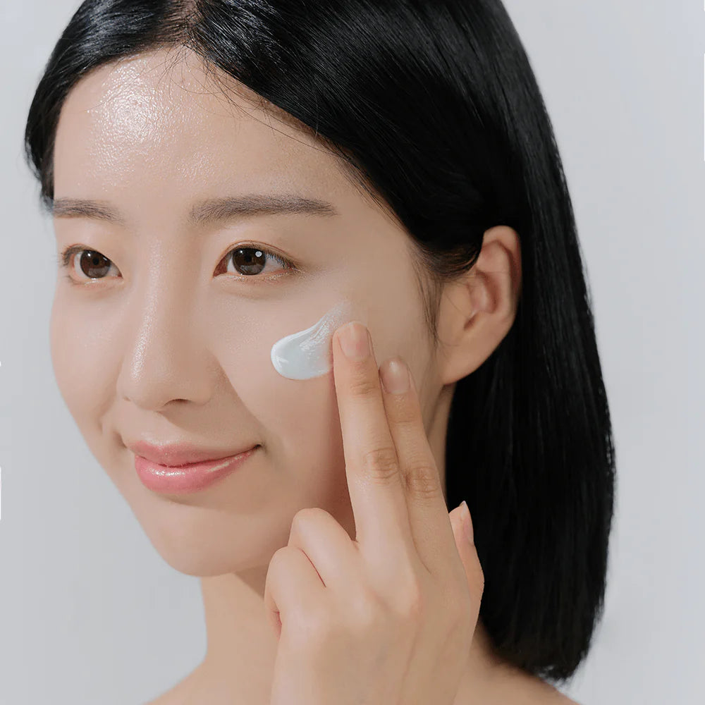 SKIN1004 Centella Madagascar Hyalu-Cica Water-Fit Sun Serum SPF50+ PA++++ Sunblock 50ml - Khayest